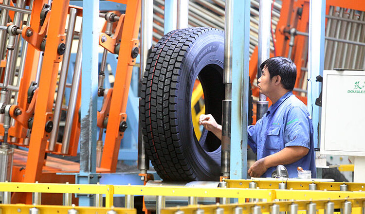 Cambodia draws up industrial policy towards high-tech integration